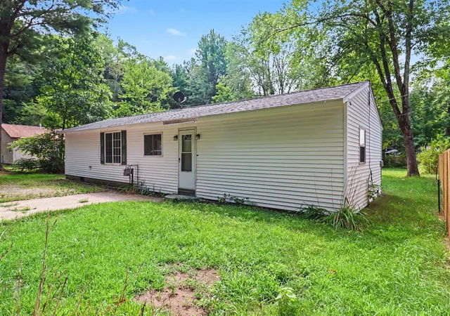 Photo 2 of Sale Pending at 6860 Maple St, Newaygo, MI 49337 | MLS# 70551458 | Listing updated on 2026-08-25