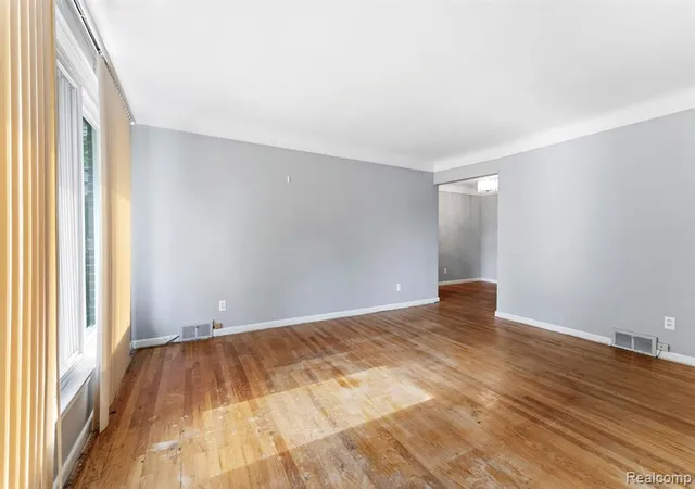 4th image of 3310 Maidstone St, Trenton, MI 48183 | MLS# 61001428