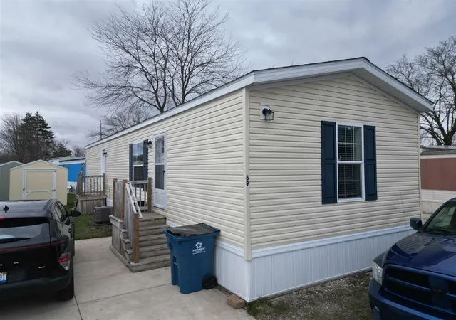 Photo 1 of Single family home for sale at 333 E Lakewood Blvd #69, Holland, MI 49424 | MLS# 70523862 | Listing updated on 2026-08-06