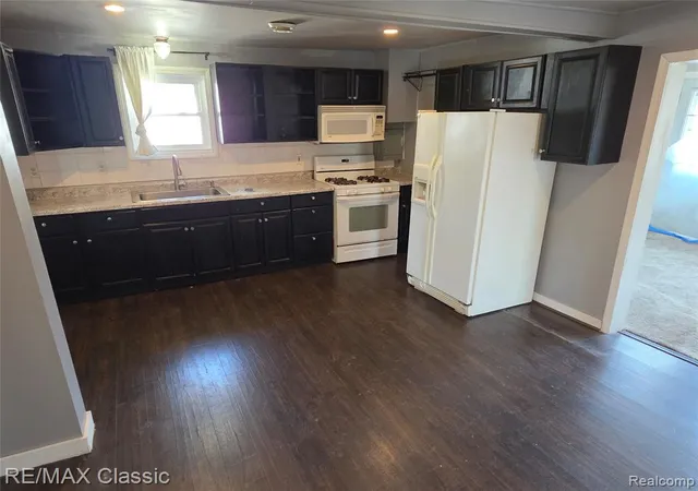 Photo 3 of Sale Pending at 3259 N State Rd, Davison, MI 48423 1151 | MLS# 61023444 | Listing updated on 2026-09-09