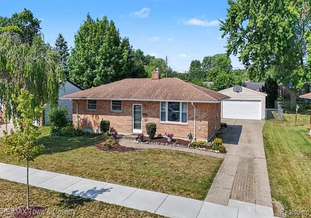 Photo 1 of Sale Pending at 5224 Durwood Dr, Swartz Creek, MI 48473 | MLS# 61018928 | Listing updated on 2026-08-13