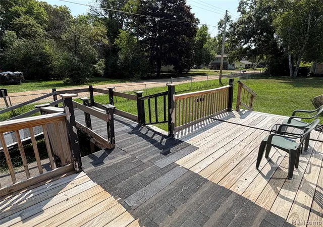Photo 3 of Sale Pending at 3095 Maywood Dr, Flint, MI 48504 1862 | MLS# 61023604 | Listing updated on 2026-08-28