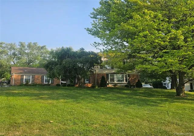 1st image of 716 Weybridge Dr, Bloomfield Hills, MI 48304 | MLS# 61022620