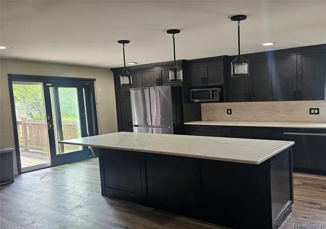 4th image of 716 Weybridge Dr, Bloomfield Hills, MI 48304 | MLS# 61022620