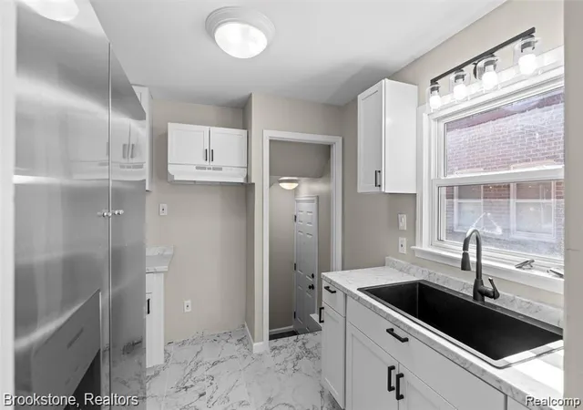 Photo 4 of Single family home for sale at 9956 Arnold St, Redford, MI 48239 | MLS# 61019419 | Listing updated on 2026-08-11