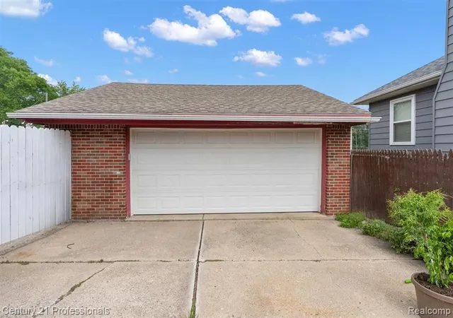 Photo 3 of Sale Pending at 22525 Saint Gertrude St, Saint Clair Shores, MI 48081 2534 | MLS# 61025052 | Listing updated on 2026-10-02