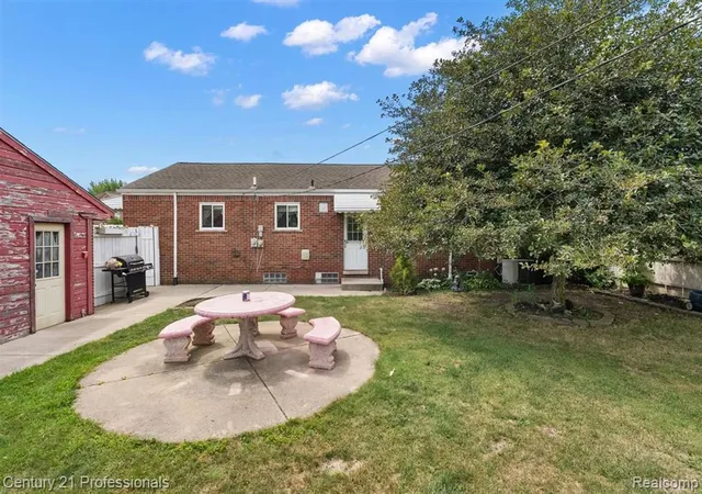 Photo 4 of Sale Pending at 22525 Saint Gertrude St, Saint Clair Shores, MI 48081 2534 | MLS# 61025052 | Listing updated on 2026-10-02