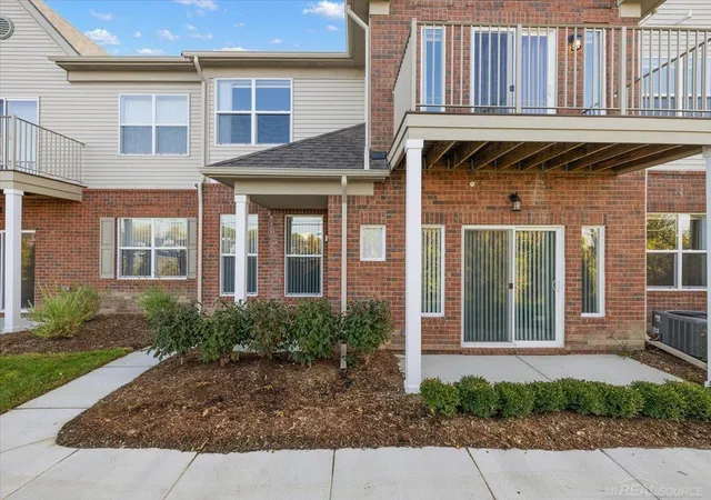 Homes for sale in Sterling Heights, MI | 8280 Heywood Cir #Unit 2, Sterling Heights, MI 48312 | MLS# 50212995