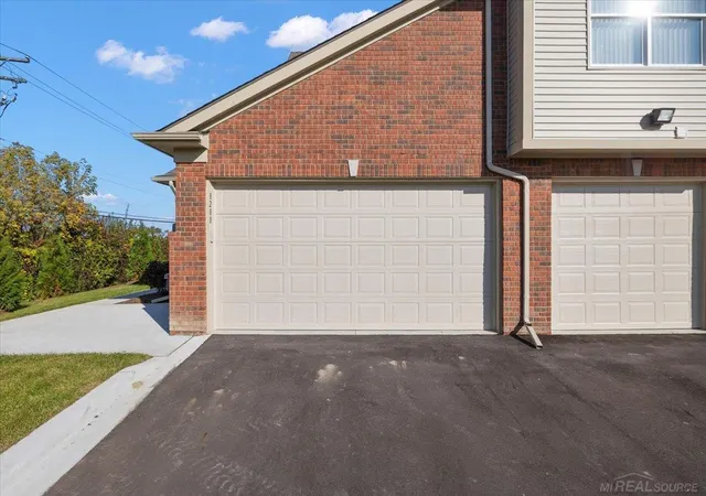 Homes for sale in Sterling Heights, MI | 8280 Heywood Cir #Unit 2, Sterling Heights, MI 48312 | MLS# 50212995