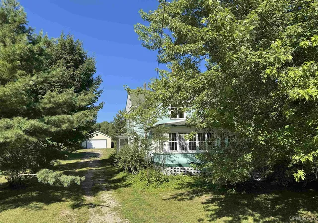 Photo 3 of Single family home for sale at 605 Ridge St, Mass City, MI 49948 | MLS# 50220316 | Listing updated on 2026-09-10