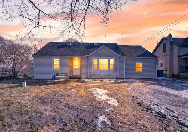 Homes for sale in Jeddo, MI | 6015 Jeddo Rd, Jeddo, MI 48032 | MLS# 60987987