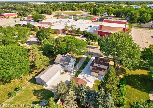 2nd image of 480 E Genesee St, Frankenmuth, MI 48734 | MLS# 61018090