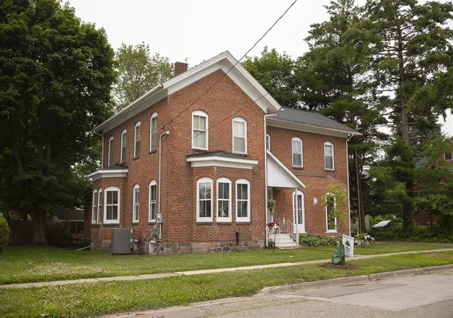 Homes for sale in Vicksburg, MI | 112 E Maple St, Vicksburg, MI 49097 | MLS# 70539789