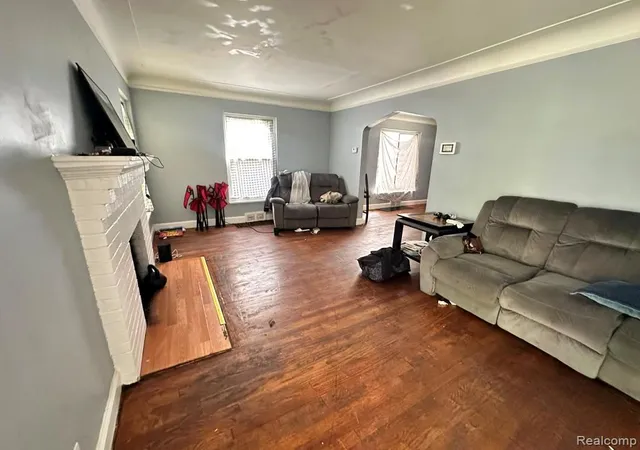 Photo 3 of Single family home for sale at 10150 Roxbury St, Detroit, MI 48224 2410 | MLS# 61003838 | Listing updated on 2026-10-28