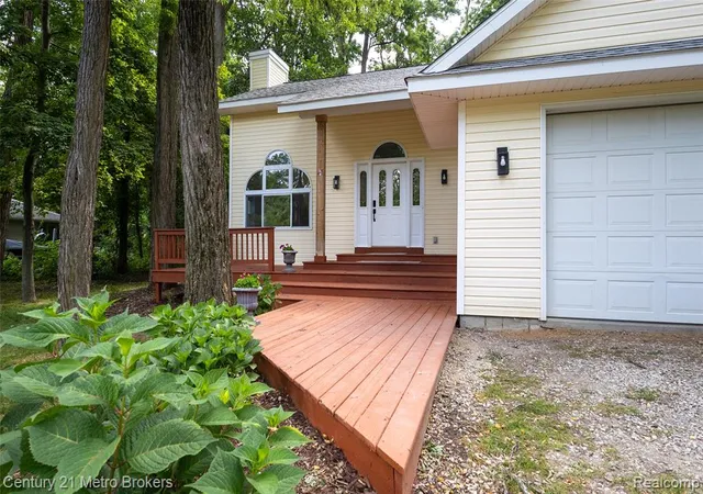 Photo 5 of Single family home for sale at 15117 Locust Grv Dr, Byron, MI 48418 9055 | MLS# 61012928 | Listing updated on 2026-09-04