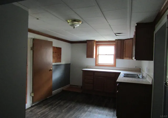 Photo 2 of Sale Pending at 741 Oak St, Adrian, MI 49221 | MLS# 50219565 | Listing updated on 2026-09-17