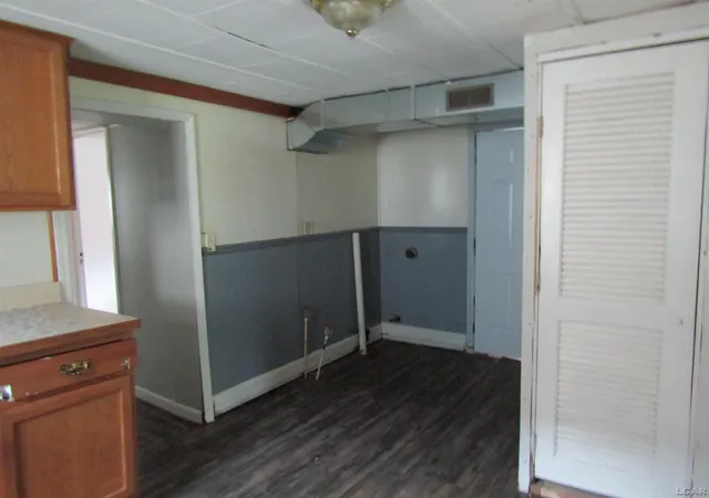 Photo 3 of Sale Pending at 741 Oak St, Adrian, MI 49221 | MLS# 50219565 | Listing updated on 2026-09-17
