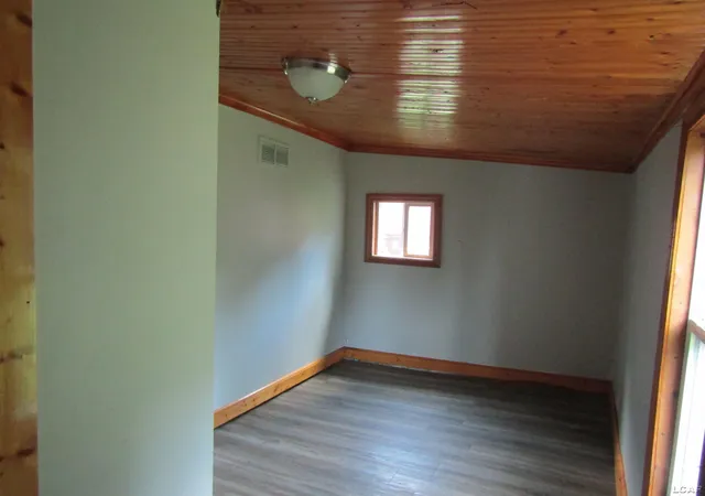 Photo 3 of Sale Pending at 741 Oak St, Adrian, MI 49221 | MLS# 50219565 | Listing updated on 2026-09-17