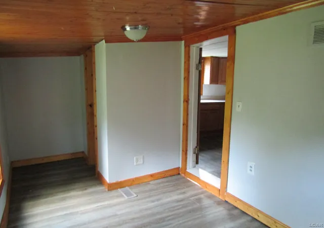 Photo 4 of Sale Pending at 741 Oak St, Adrian, MI 49221 | MLS# 50219565 | Listing updated on 2026-09-17