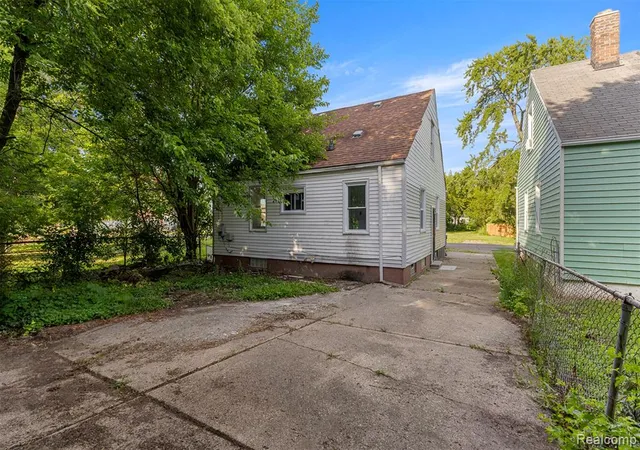 Photo 4 of Single family home for sale at 7415 Plainview Ave, Detroit, MI 48228 3287 | MLS# 61006207 | Listing updated on 2026-09-18