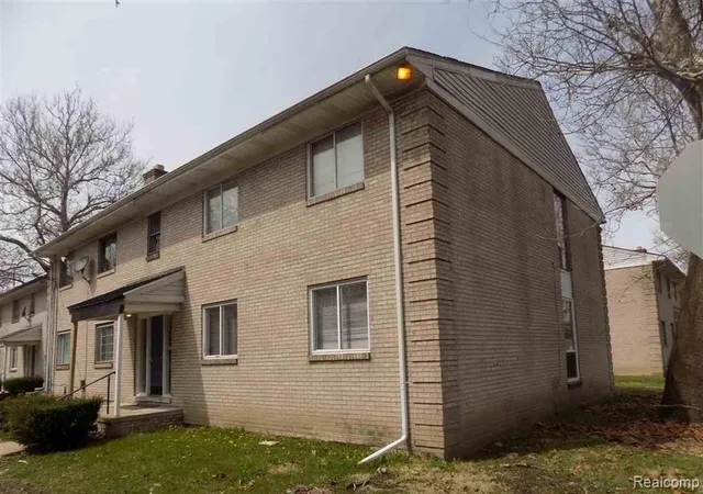 Photo 2 of Condo for sale at 22100 Dante St, Oak Park, MI 48237 2838 | MLS# 60917386 | Listing updated on 2026-08-31