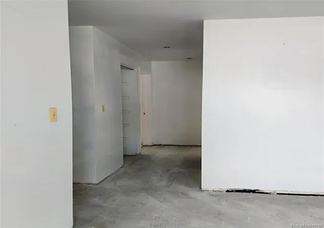 Photo 33 of Condo for sale at 22100 Dante St, Oak Park, MI 48237 2838 | MLS# 60917386 | Listing updated on 2026-08-31