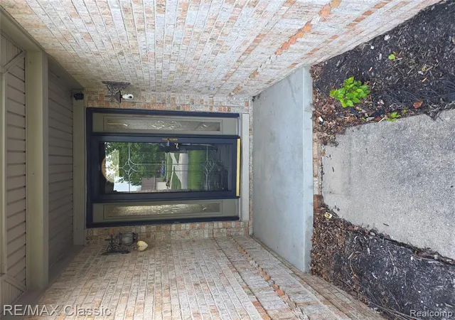 Photo 3 of Sale Pending at 21966 Hunter Cir, Taylor, MI 48180 | MLS# 60992688 | Listing updated on 2026-06-03