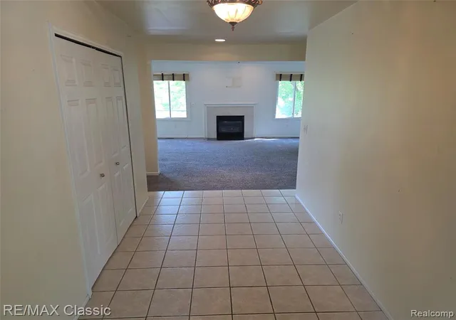 Photo 4 of Sale Pending at 21966 Hunter Cir, Taylor, MI 48180 | MLS# 60992688 | Listing updated on 2026-06-03