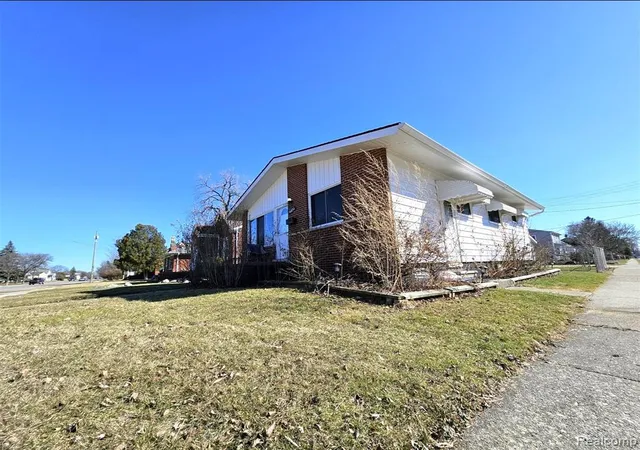 Photo 1 of Single family home for sale at 16830 S Stephens Dr, Eastpointe, MI 48021 | MLS# 60975115 | Listing updated on 2026-07-07