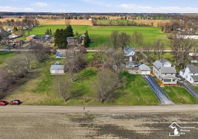2nd image of 924 Hawthorne St, Temperance, MI 48182 | MLS# 50202096
