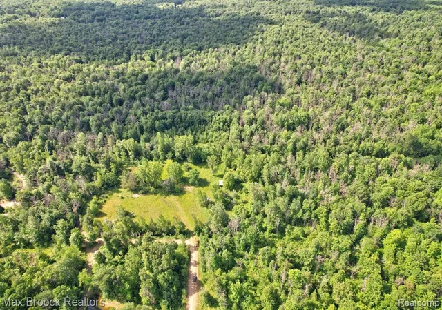 2nd image of 622 Moonlight Dr, Midland, MI 48640 | MLS# 61005777