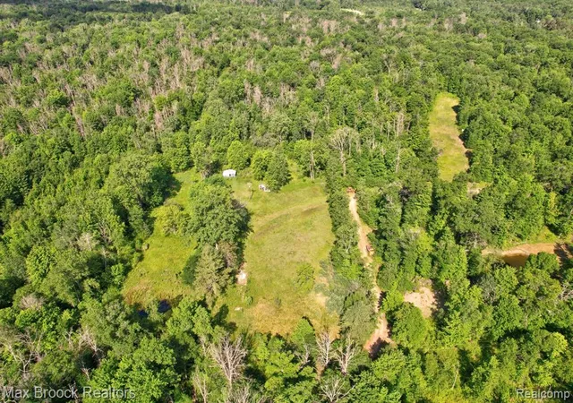 3rd image of 622 Moonlight Dr, Midland, MI 48640 | MLS# 61005777