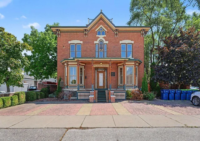 Photo 2 of Single family home for sale at 814 N Monroe St, Bay City, MI 48708 | MLS# 50219629 | Listing updated on 2026-09-01
