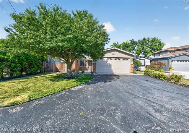 Photo 3 of Sale Pending at 1813 Shankin Dr, Wolverine Lake, MI 48390 | MLS# 61018425 | Listing updated on 2026-09-02