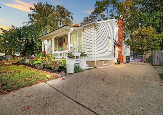 Photo 1 of Sale Pending at 627 S Rembrandt Ave, Royal Oak, MI 48067 | MLS# 50192874 | Listing updated on 2026-02-22