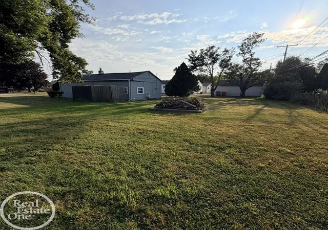 Photo 17 of Sale Pending at 20735 Webster St, Clinton Township, MI 48035 | MLS# 50216415 | Listing updated on 2026-08-23