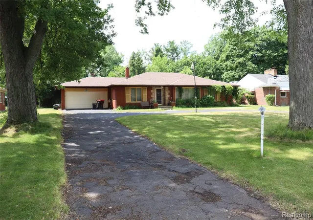 2nd image of 23521 Lee Baker Dr, Southfield, MI 48075 3360 | MLS# 61001230