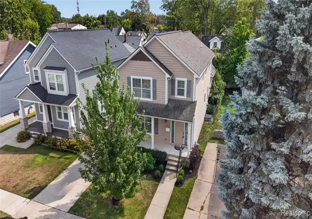 Photo 3 of Single family home for sale at 215 La Plaza Ct, Royal Oak, MI 48073 4087 | MLS# 61025676 | Listing updated on 2026-09-13