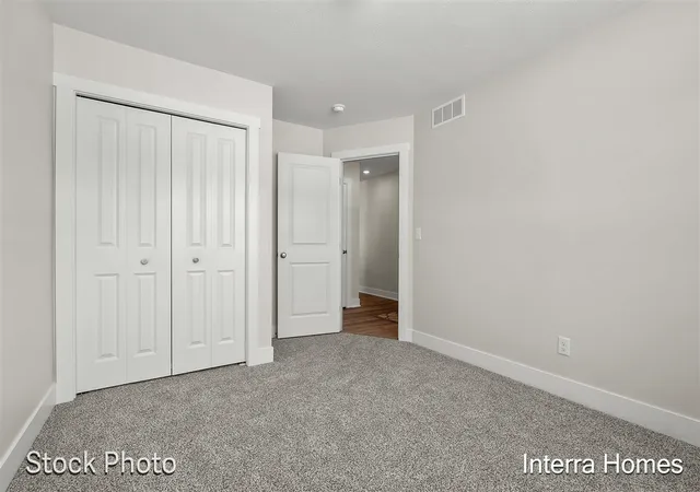 Photo 3 of Condo for sale at 325 Round Hl Rd, Kalamazoo, MI 49009 | MLS# 70535377 | Listing updated on 2026-09-11