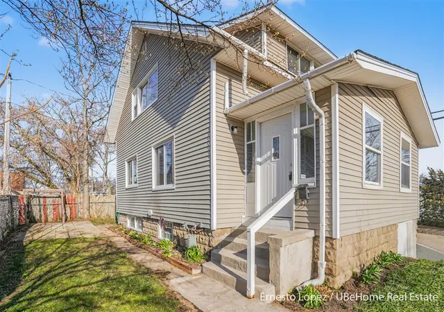 Photo 1 of Sale Pending at 376 College Ave, Holland, MI 49423 | MLS# 70523903 | Listing updated on 2026-04-23