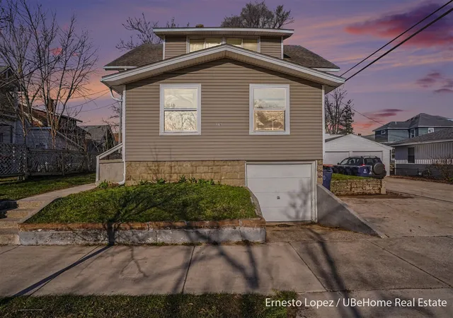 Photo 2 of Sale Pending at 376 College Ave, Holland, MI 49423 | MLS# 70523903 | Listing updated on 2026-04-23