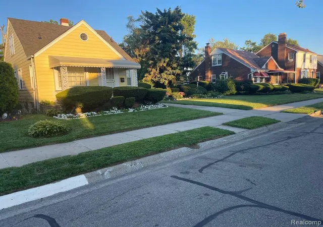 Photo 3 of Sale Pending at 18660 Charest St, Detroit, MI 48234 | MLS# 60312848 | Listing updated on 2025-06-17