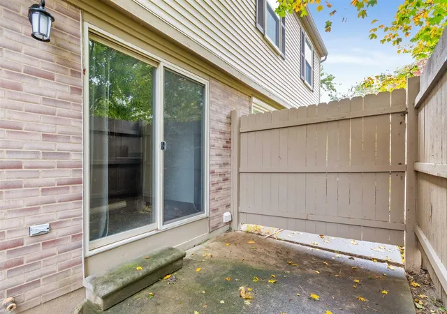 Listing Photo 4 - Condo for sale in building located at 3034 Forest Creek Ct, Ann Arbor, MI 48108