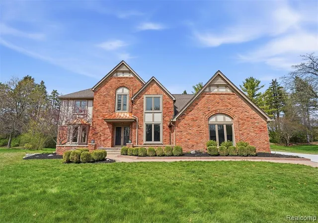 1st image of 1906 Independence Ct, Rochester Hills, MI 48306 2911 | MLS# 60987274