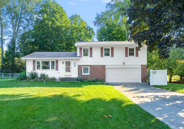 Photo 1 of Sale Pending at 110 Reyn Cir, Battle Creek, MI 49015 | MLS# 70555372 | Listing updated on 2026-08-29