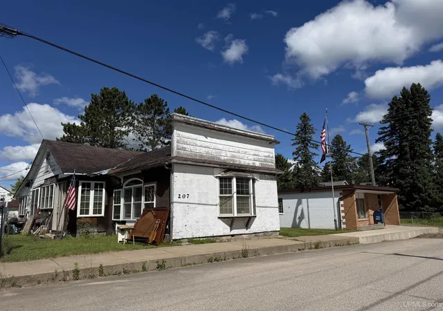 Photo 1 of Single family home for sale at 207 Maple Ave, Amasa, MI 49903 | MLS# 50212548 | Listing updated on 2026-07-06