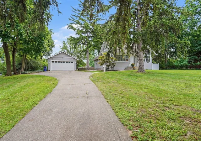 Photo 3 of Sale Pending at 1408 Plymouth Ave, Grand Rapids, MI 49506 | MLS# 70553631 | Listing updated on 2026-09-08