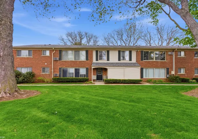 Homes for sale in Sterling Heights, MI | 11410 Canal Road, Sterling Heights, MI 48314 | Houzeo