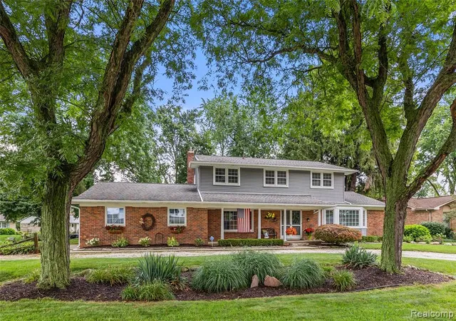 Photo 2 of Sale Pending at 5321 S Nocturne Ln, Shelby Township, MI 48316 | MLS# 61022029 | Listing updated on 2026-08-20
