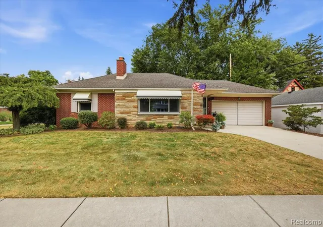 Photo 1 of Sale Pending at 1918 Clawson Ave, Royal Oak, MI 48073 3744 | MLS# 61025400 | Listing updated on 2026-09-13